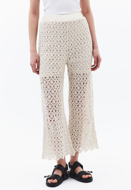 Jakarlı Pantolon ve Askılı Atlet Kombini