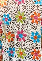 Bayan Çok Renkli Çiçek Desenli Ajurlu Hırka