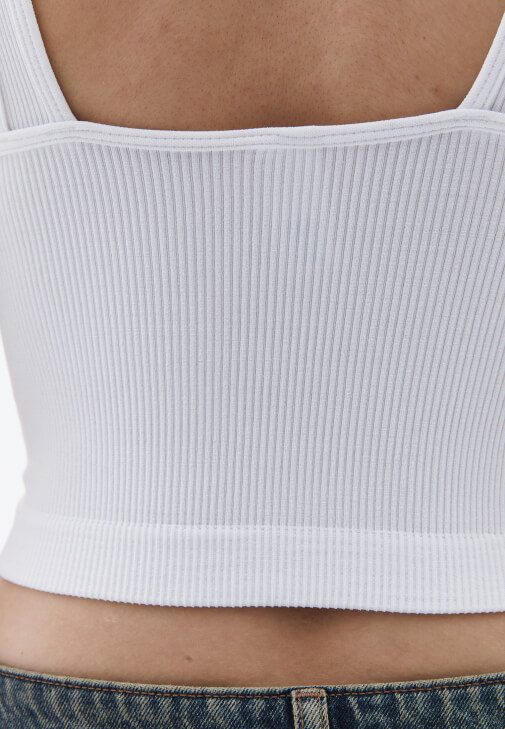 V Yaka Crop Top ve Kargo Pantolon Kombini