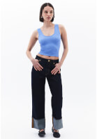 Desenli Crop Top ve Boyfriend Pantolon Kombini
