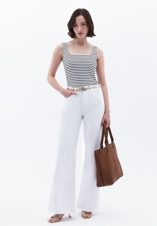 Kare Yaka Çizgili Atlet ve Wide-Leg Pantolon Kombini
