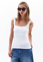 Mini Etek ve Crop Ceket Kombini