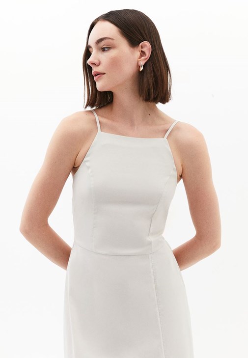 Halter Yaka Yırtmaçlı Elbise ve Topuklu Terlik Kombini