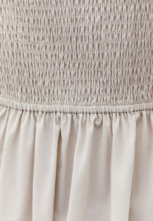 Halter Yaka Yırtmaçlı Elbise ve Topuklu Terlik Kombini