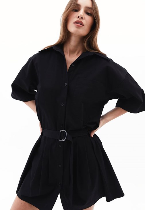 Şort Detaylı Elbise ve Ayakkabı Kombini