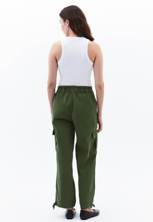 Kargo Cepli Pantolon ve Pamuklu Atlet Kombini