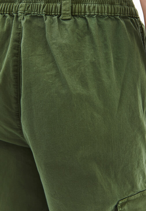 Kargo Cepli Pantolon ve Pamuklu Atlet Kombini