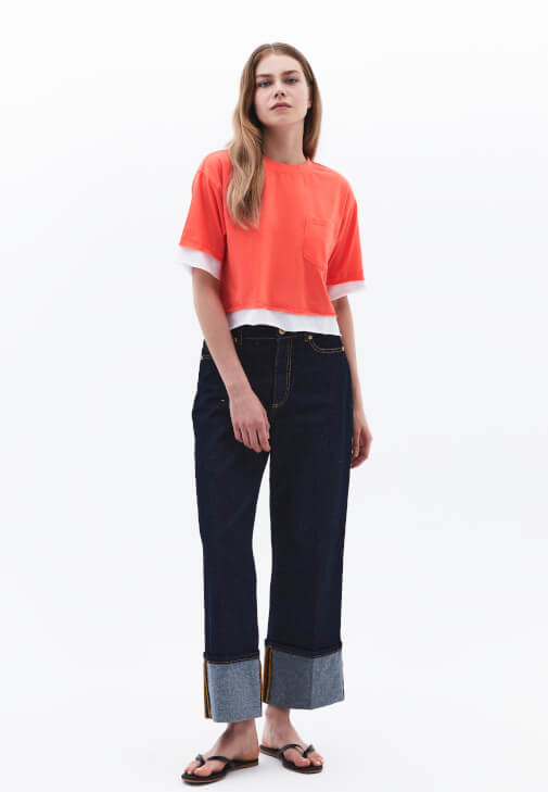 Crop Tişört ve Boyfriend Pantolon Kombini