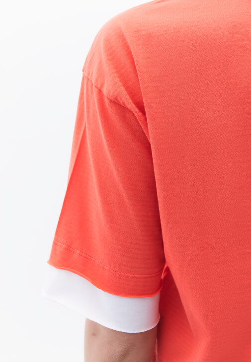 Crop Tişört ve Boyfriend Pantolon Kombini