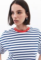 Çizgili Crop Tişört ve Boyfriend Pantolon Kombini