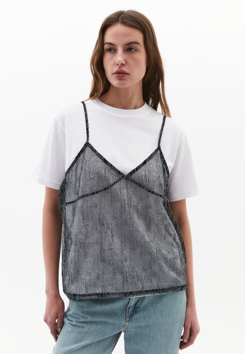 Dantel Detaylı Tişört ve Pantolon Kombini