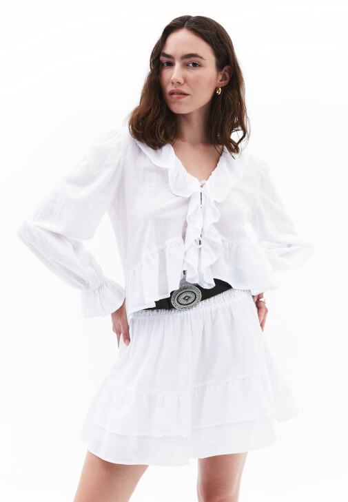 Beyaz Fırfır Detaylı Bluz