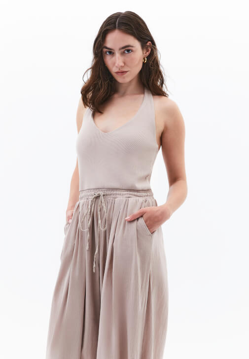 Boyundan Bağlamalı Tulum ve Terlik Kombini