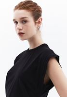 Bayan Siyah Sıfır Yaka Pamuklu Tişört