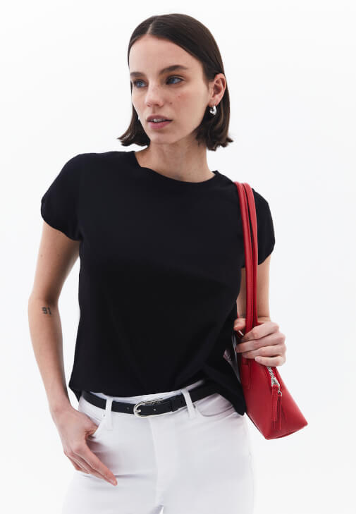 Siyah Pamuklu Sıfır Yaka Tişört