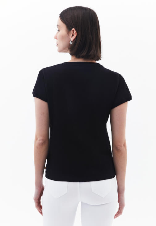 Sıfır Yaka Tişört ve Skinny-Fit Pantolon Kombini