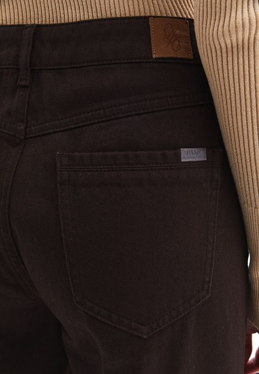 Wide-Leg Pantolon ve Polo Yaka Kazak Kombini