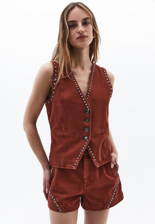 Troklu Yelek ve Şort Kombini