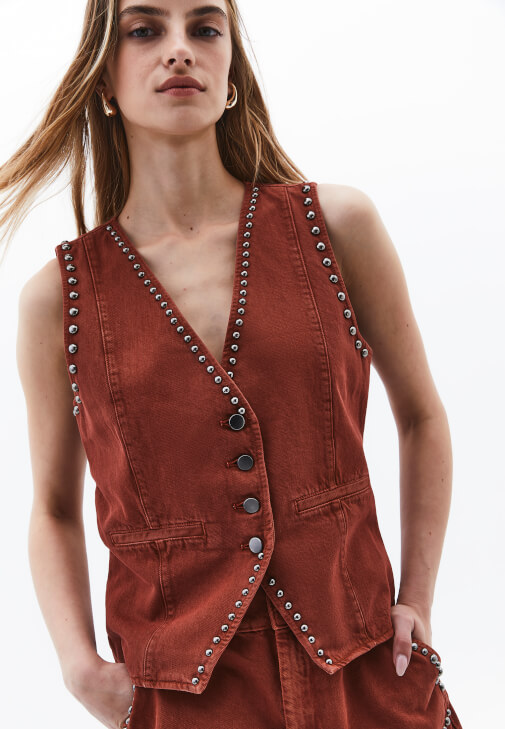 Troklu Yelek ve Şort Kombini