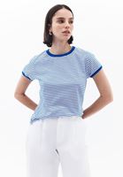 Pamuklu Çizgili Tişört ve Barrel-Fit Pantolon Kombini