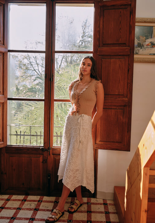 Asimetrik Kesim Etek ve Modal Bluz Kombini