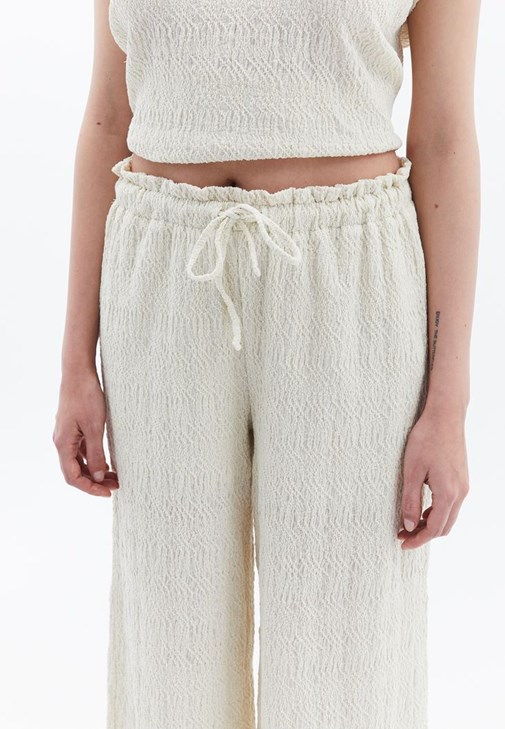 Yüksel Bel Culotte Pantolon ve Bağcıklı Bluz Kombini