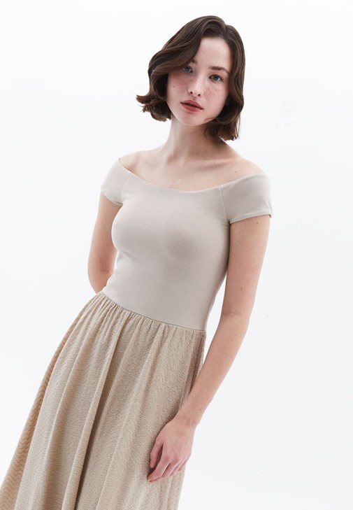 Balon Elbise ve Hasır Çanta Kombini