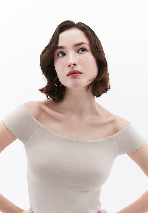 Balon Elbise ve Hasır Çanta Kombini