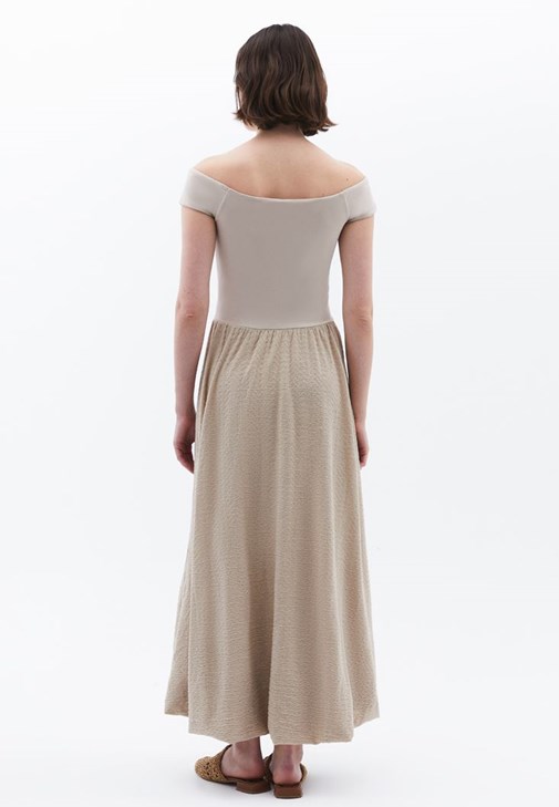 Balon Elbise ve Hasır Çanta Kombini