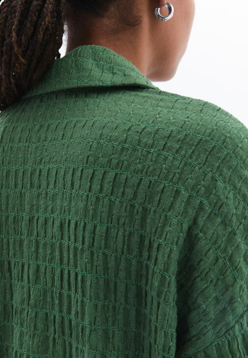 Oversize Gömlek ve Dokulu Pantolon Kombini