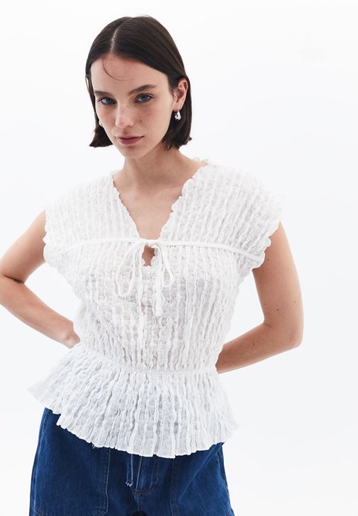 Bağcık Detaylı Bluz ve Wide-Leg Pantolon Kombini