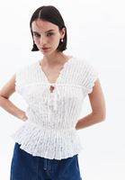Bağcık Detaylı Bluz ve Wide-Leg Pantolon Kombini
