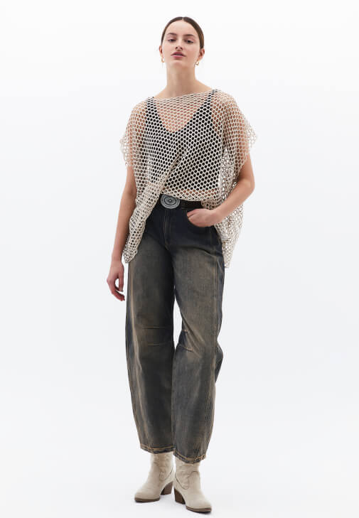 Bot Yaka Bluz ve Barrel-Fit Pantolon Kombini