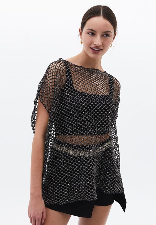 Bot Yaka Oversize Bluz ve Şort Etek Kombini