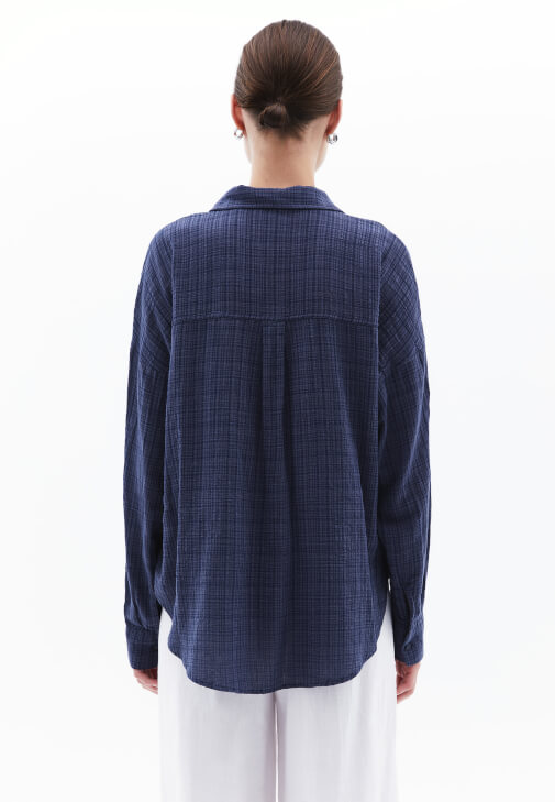 Cepli Gömlek ve Keten Bol Paça Pantolon Kombini