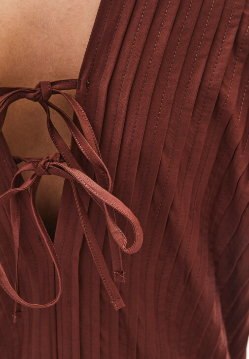 V Yaka Elbise ve Babet Kombini