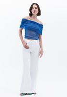 Düşük Omuz Tül Bluz ve Wide-Leg Pantolon Kombini