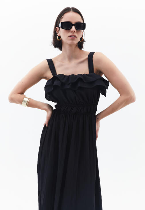 Fırfır Detaylı Uzun Elbise ve Ayakkabı Kombini