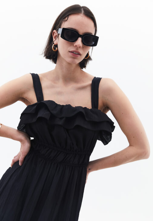 Fırfır Detaylı Uzun Elbise ve Ayakkabı Kombini