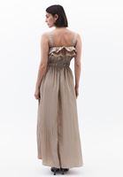 Bayan Bej Fırfır Detaylı Uzun Elbise