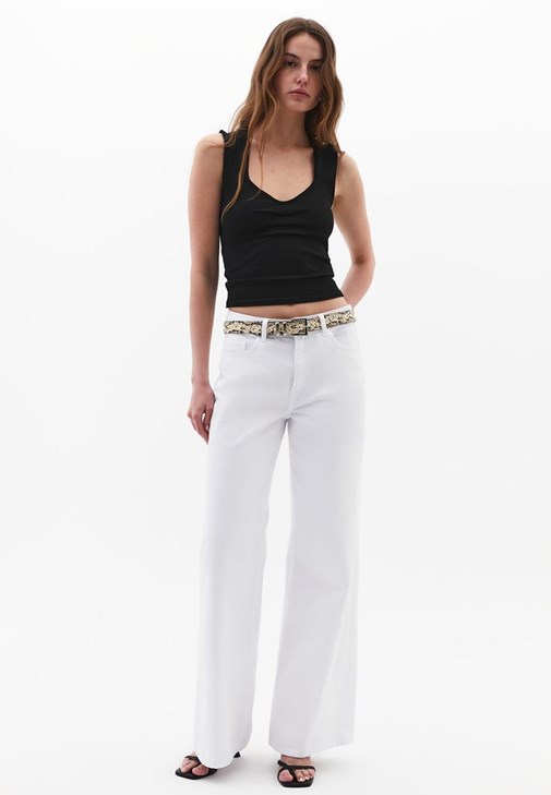 Büzgülü Atlet ve Carrot-Fit Pantolon Kombini