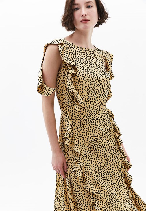 Puantiyeli Elbise ve Terlik Kombini