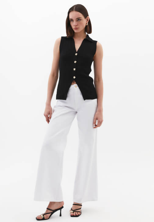 Ajurlu Triko Yelek ve Wide-Leg Pantolon Kombini