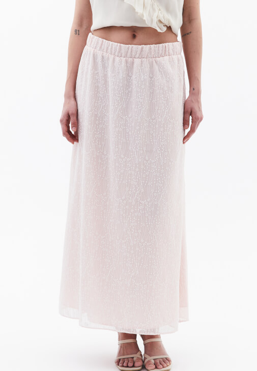 Nakışlı Etek ve Fırfırlı Bluz Kombini