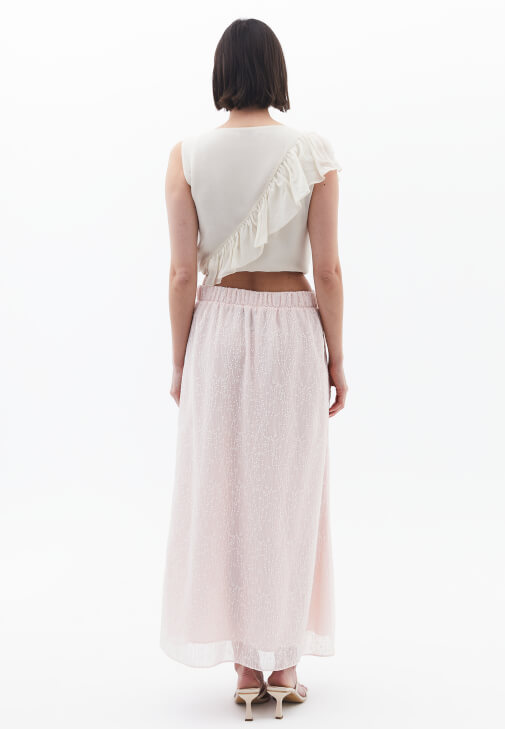 Nakışlı Etek ve Fırfırlı Bluz Kombini