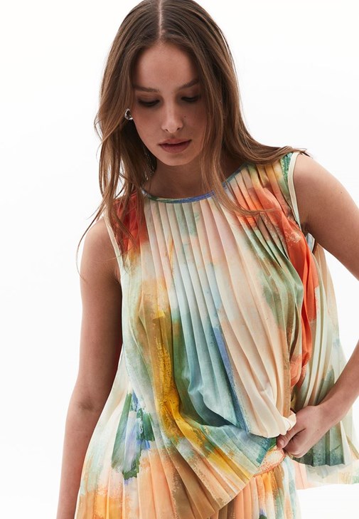 Pileli Bluz ve Etek Kombini