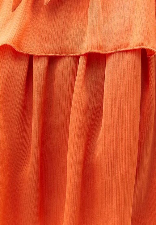 Halter Yaka Uzun Elbise ve Ayakkabı Kombini