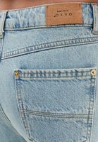 Denim Pantolon ve Oversize Gömlek Kombini
