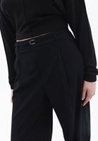 Bayan Siyah Kemer Detaylı Straight-Fit Pantolon