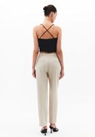 Yüksek Bel Slim-Fit Pantolon ve Atlet Kombini
